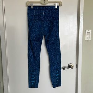 Lululemon workout leggings size 6